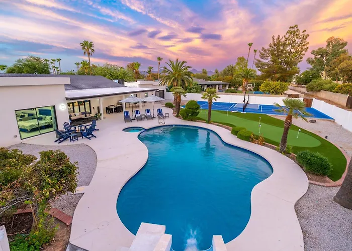 Holiday home Multimillion Resortvillawaterslidepickleball Courtputtting Greenspagameroom *