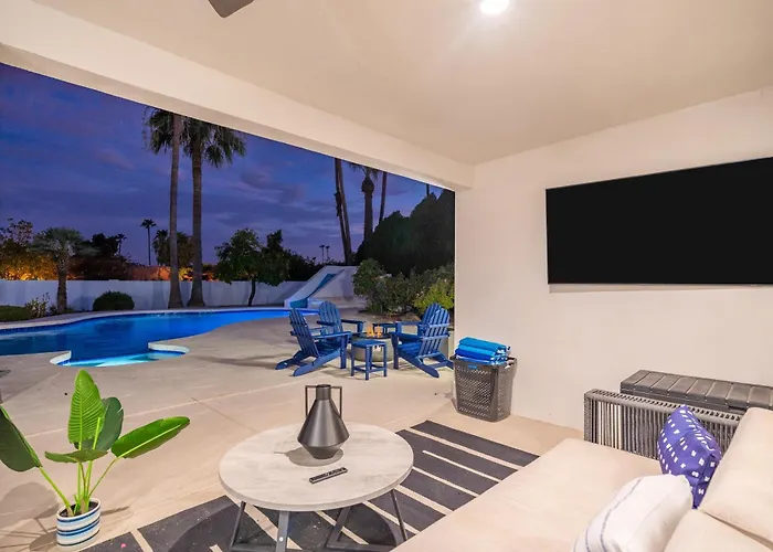 Holiday home Multimillion Resortvillawaterslidepickleball Courtputtting Greenspagameroom